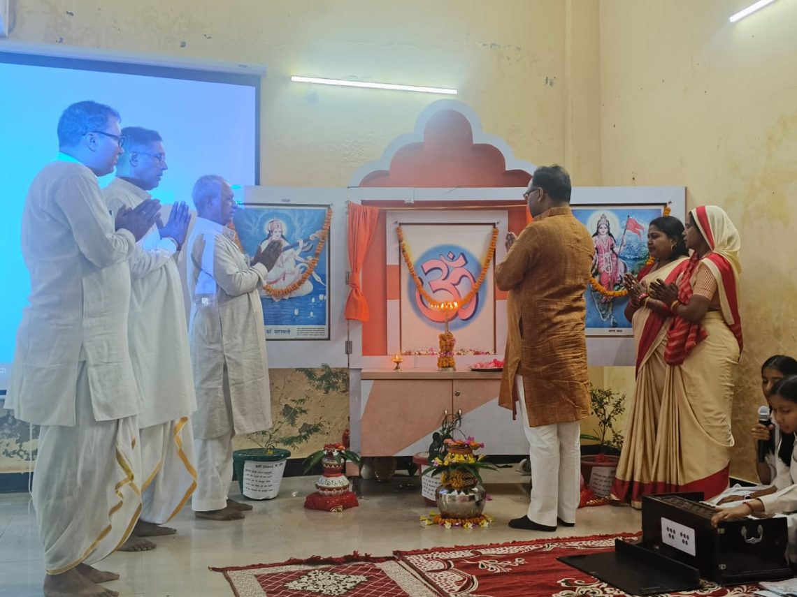 विद्यालय का केंद्र है प्रधानाचार्य -डा सौरभ मालवीय