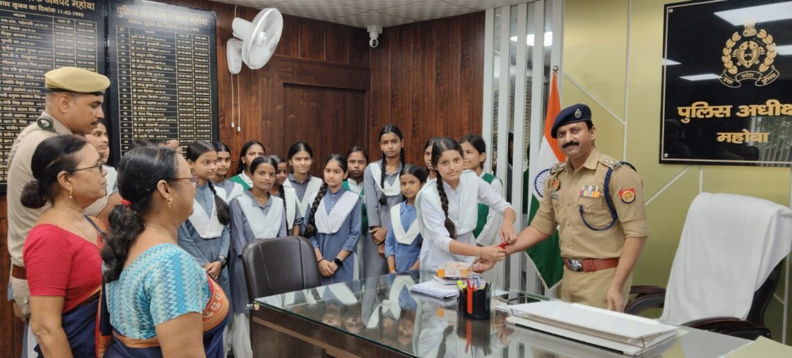 🎀डीएम, एसपी,और डीआईओएस को राखी बांधकर मनाया गया रक्षाबंधन का पर्व🎀