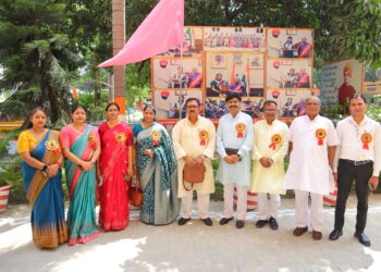 🎉📚 शिक्षक : जीवन के अनमोल मार्गदर्शक 📚🎉