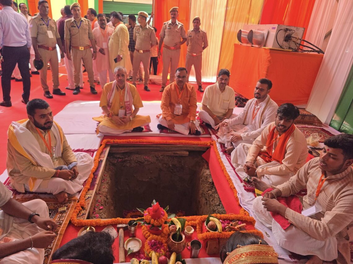 🙏✨ शुभ घड़ी  – बसहवाँ के भूमिपूजन एवं शिलान्यास✨🙏