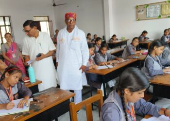 📖✨ विद्या भारती द्वारा आयोजित अर्द्धवार्षिक परीक्षाओं का औचक निरीक्षण ✨📖