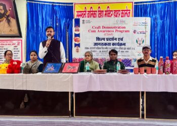 🌸 पारंपरिक शिल्पों से जुड़ी नई पीढ़ी 🌸
