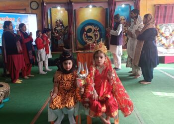 🕉️🌸 मातृ-पितृ पूजन दिवस एवं महाशिवरात्रि कार्यक्रम श्रद्धा के साथ संपन्न 🌸🕉️